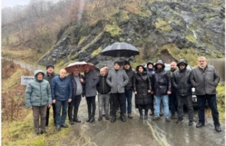 Beşikdüzü‘nde muhtarlar tepki gösterdiler.