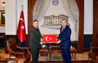 Burak Paşa vali Şahin’i ziyaret etti.