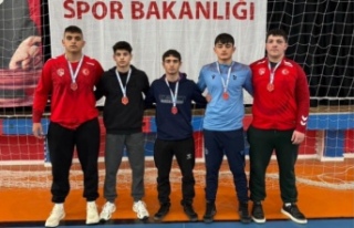 Büyük şehrin sporcuları gururlandırdı.