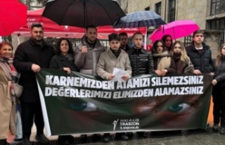 CHP’li gençler Atatürk posterlerini kaldırmasına...