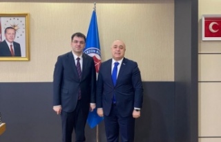 İşadamı çalışkan Genel Sekreter üçüncüyü...