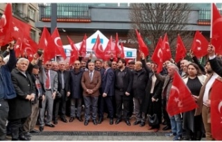 İYİ partililer meydanlara indiler.