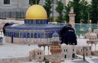 Mescidi aksa Mumhaneönü Meydanı’nda kuruldu.