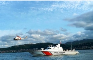 Sahil güvenlik Komutanlığı ekipleri Enes’i arıyor.