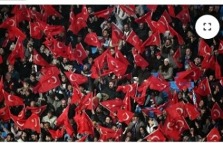 Şenol Güneş Stadyumu’nda anlamlı gösteri