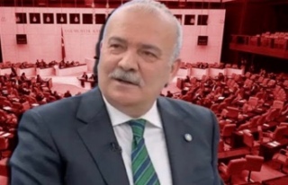 Sükrü Kuleyin Genel idare kurulunda.