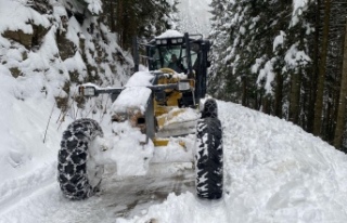 TRABZON’DA 70 MAHALLE YOLU ULAŞIMA KAPANDI