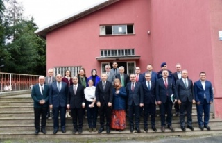 Vali Şahin topladı