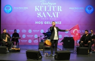 VOLKAN ARSLAN’DAN TÜRK BAYRAĞIYLA ANLAMLI KONSER