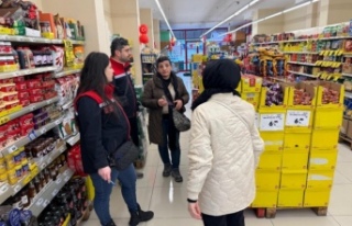 Zincir marketleri denetleniyor.