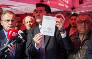 BAŞKAN KAYA, REFERANDUM STANDINI ZİYARET ETTİ