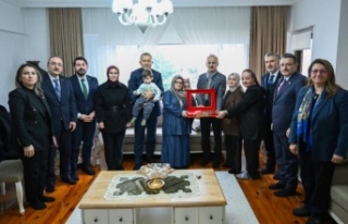 Bakan Uraloğlu Şehit polis birincinin ailesini ziyaret...