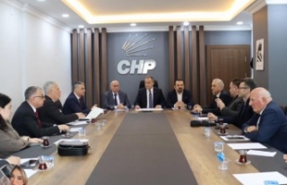 Başkan bak meclis üyelerini topladı.