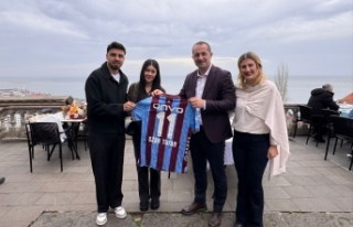 BAŞKAN EKİM, OZAN TUFAN VE EŞİ ROJİN TUFAN’I...