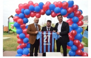 Başkan Keleş, özel çocuk Olgun’a sürpriz doğum...