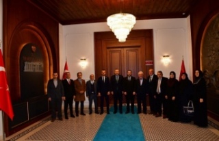 İl başkanı muratoğlu vali Şahin’i ziyaret etti.