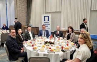 Mimarlar iftar yemeğinde buluştular.