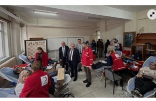 Müdür karakaş kızılay’a desteklerimizi sürdüreceğiz.
