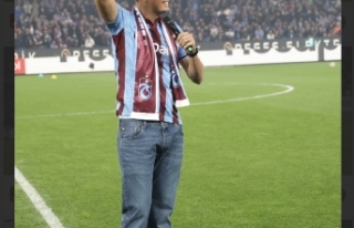 Oscar Cardozo’ya Teşekkür Plaketi