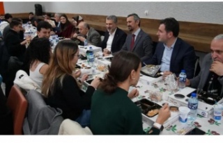 Trabzon Üniversitesi öğrencilerle siyasileri buluşturdu