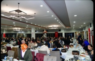 Vali Şahin iftarda koruyucu ailelerle buluştu
