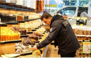 Zabıtalar denetimlerin aralıksız sürdürüyorlar.