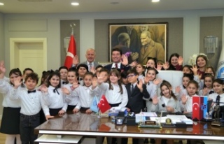 BAŞKAN KAYA’NIN 23 NİSAN’DA KOLTUĞUNU DEVRETTİĞİ...