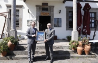 BAŞKAN EKİM, MAHİR ÜNAL’I TARİHİ ORTAMAHALLE’DE...