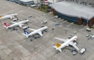 Trabzon Havalimanı’nda bazı uçuşlar iptal edilirken,...