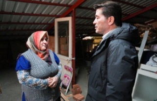 BAŞKAN KAYA, HASTA KIZIYLA YAŞAMA TUTUNMAYA ÇALIŞAN...