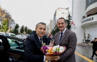 TRABZON VALİSİ TAHİR ŞAHİN’DEN AKÇAABAT BELEDİYESİNE...