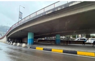 Atatürk alanındaki Üstgeçit yıkılıyor.