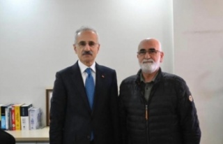 Bakan Uraloğlu eski başkan Akdeniz’i ziyaret etti.