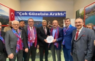 Başkan Dr.Çebi İstanbul’da konukların ağırladı.