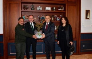 Bölge müdürü Yılmaz vali Şahin’i ziyaret etti.