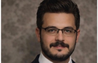 Dr. Ülker Hakka yürüdü.