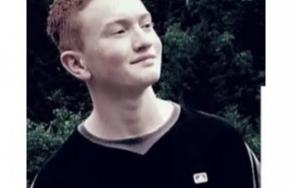 Enes Hakka yürüdü.