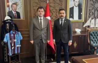 Genel Sekreter üçüncü kaymakam Uzun’u ziyaret...