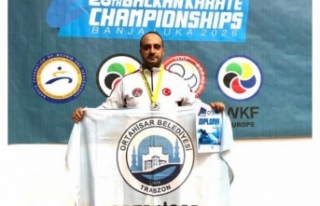 Osman şişko gümüş madalya kazandı.