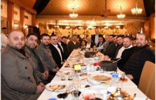 Özgüneş ailesi iftar sofrasında buluştu.