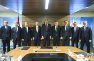 Trabzon ekibinden Bakan Ersoy’u ziyaret