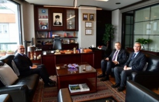 Vali Şahin işadamı Tuna’yı ziyaret etti.