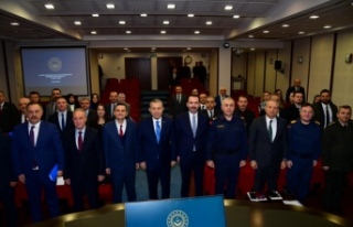 Vali Şahin topladı