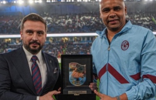 Jaja Coelho’ya Teşekkür Plaketi