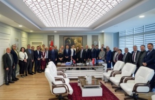 BAŞKAN KAYA’YA DOĞUM GÜNÜ SÜRPRİZİ