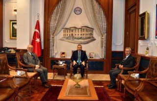 İşadamı Tuna vali Şahin’i ziyaret etti