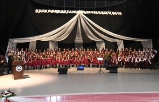 KOCA YÜREKLİ MİNİKLERE BAŞKAN GENÇ’TEN ALKIŞ