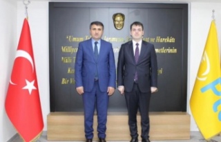 PTT bölge müdürü nazıroğlu‘nu Genel sekreter...