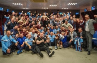 Soyunma odasında Sevinç hakimdi