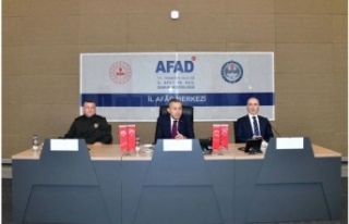 Vali Şahin topladı.